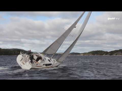 For all weather: CR 380 deck saloon - YACHT Test 2013