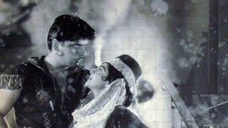 Nazar Nazar Se Ulajh Gayi Hai Lata Mangeshkar Film Insaaf