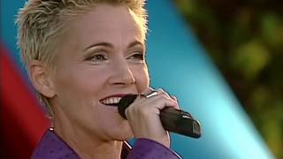 Marie Fredriksson Tro- Alsång på skasen 7-6-2000