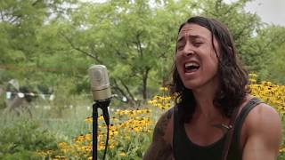 Noah Gundersen - "Halo (Disappear/Reappear)" - Live from The Paste Parlour