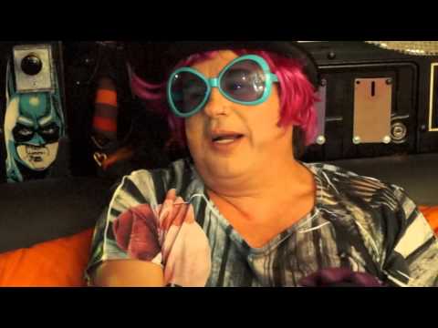 SILVIA SULLER By ROBERTONGA FRIENDS ANECDOTAS