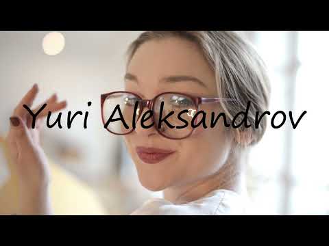 How to pronounce Yuri Aleksandrov in English?