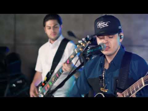 A Punta De Balazos - Arturo Coronel y el Buen Estilo (EN VIVO)