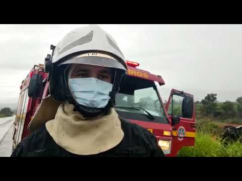 Acidente entre ônibus da Santa Mônica turismo e Carreta deixa 2 mortos próximo a Patos de Minas