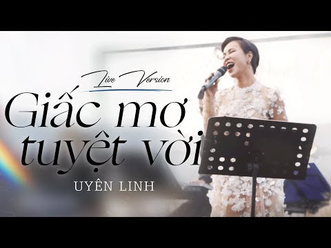 Thể hiện bởi Uyên Linh
