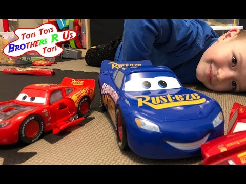 CARS Change & Race Disney Toys McQueen | Crazy Crash & Smash Lightning McQueen Toy | Brothers r Us!