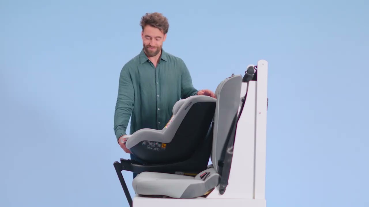How to install the Mica Eco i-Size in forward facing position