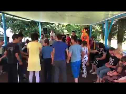 Клуб любителей внедорожников поздравил воспитанников школы-интерната 'Надежда' с Днем защиты детей