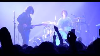 Arctic Monkeys - The Jeweller&#39;s Hands live @ Zénith de Montpellier (31/01/2010)