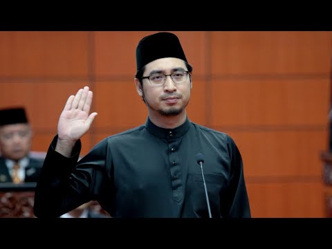 Dari Pegawai Khas Kini Menjadi Timbalan Menteri: Kenali Wan Ahmad Fayhsal Dari Pegawai Khas Kini Menjadi Timbalan Menteri: Kenali Wan Ahmad Fayhsal