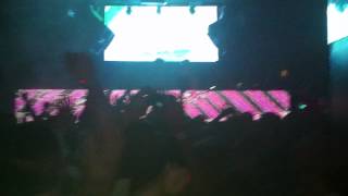 Skrillex - Breakn A Sweat (Zedd Remix)