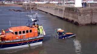 preview picture of video 'Low Tide Launch Mouth Of The Harbour Anstruther East Neuk Of fife Scotland'