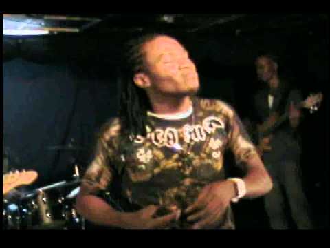 DENNO PERFORMING AT PLUG & PLAY(WYNDHAM HOTEL) 20112011 PT.1