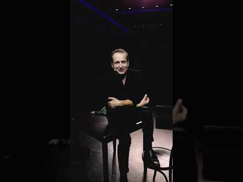 "Gentlemen have been polite for too long." The premiere program of the Cabaret of Moral Anxiety