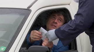 Колони от автомобили на КПП-та в Хасково