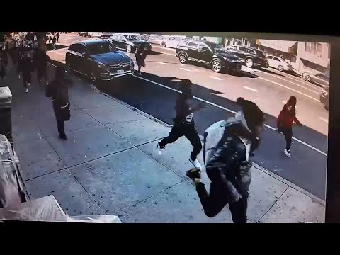 Teen critical after mob stabs him, steals sneakers in Queens