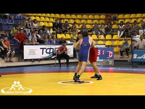 Kharko Dmitro UKR vs Vasylets Oleksiy UKR Tour preliminaire 55kg.mp4