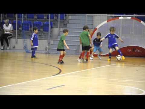 31.10.2015.Tychy.Cup.FA.Zawiercie.gol.bramkarza