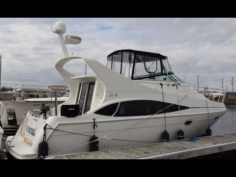 2005 Carver 36 Mariner For Sale at MarineMax Wrightsville Beach, NC