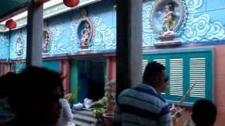 preview picture of video 'Mariamman Hindu Temple - district 1, HCMC'