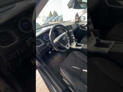 фото volvo v60 i 0