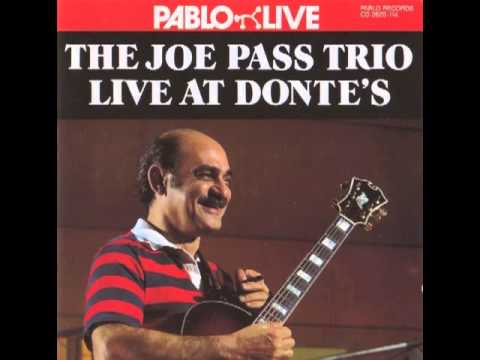 Joe Pass Trio - Stompin' At The Savoy (live)