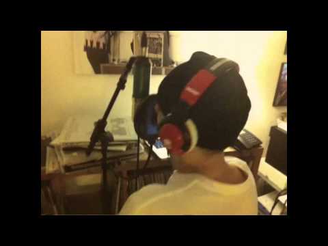 Danni Toma ligger et boss Fladt vers