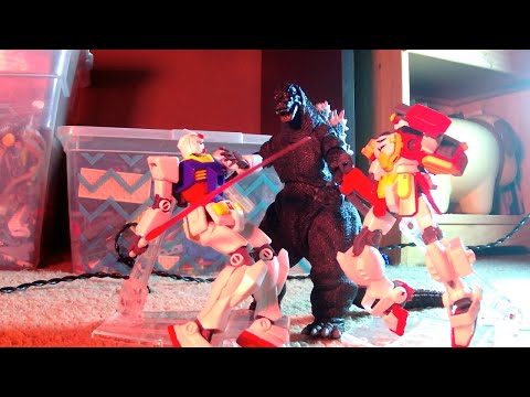 Godzilla vs Gundam (Stop Motion Animation)