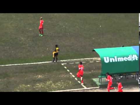 GOL DO THIAGO DO ECUS DO SUZANO SUB-17 EM 17/5/2014