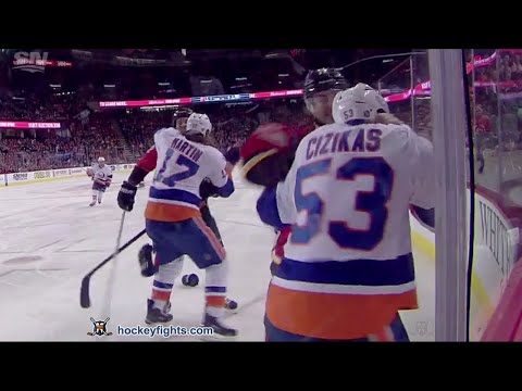 Casey Cizikas vs Lance Bouma