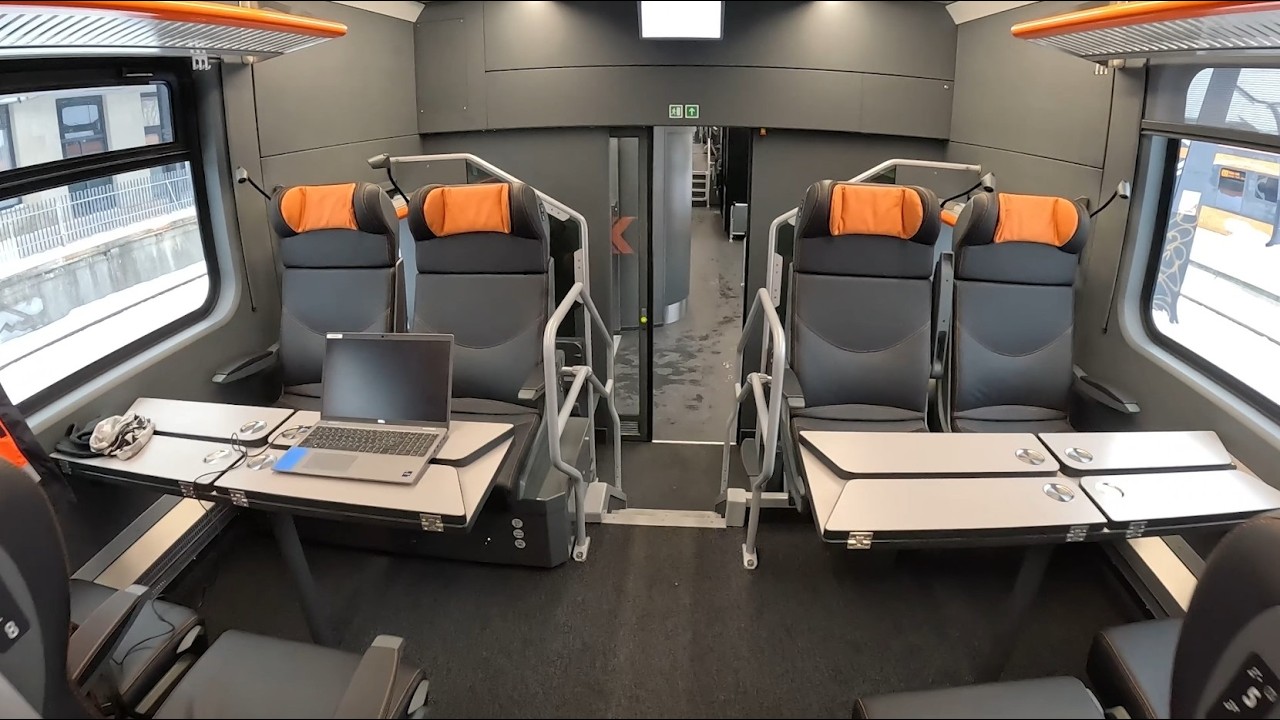 Салон интеррегионального электропоезда Шкода 21Ev / Interior of interregional Škoda 21Ev EMU