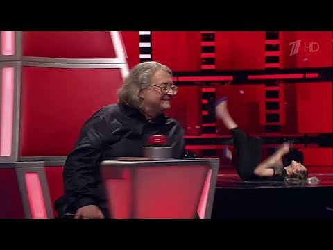 Упала биться в истерике прямо на сцене! Голос
