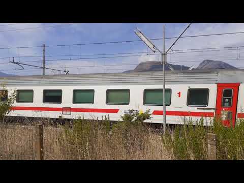 IC 703 Roma Termini - Bari Centrale in transito presso la stazione  FOGLIANISE VITULANO (BN)
