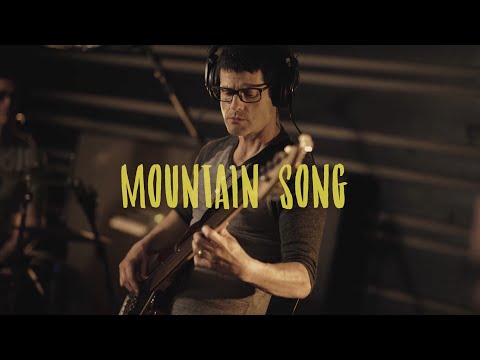 The Well Known Strangers - The Mountain Song (Official Music Video)