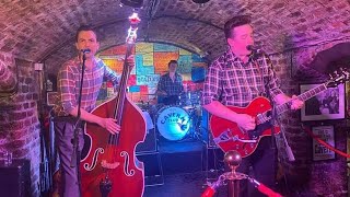 The Runawayz @CavernLiverpool &quot;Glad All Over&quot; by Carl Perkins / The Beatles - 19/08/2022