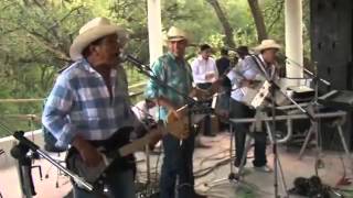 BRONCO 2013 - VOY A TUMBAR LA CASITA (OSKYJUJUY)