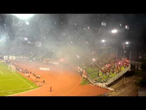 "Ojitos Chinos - La Barra Del Caracas FC" Barra: Los Demonios Rojos • Club: Caracas