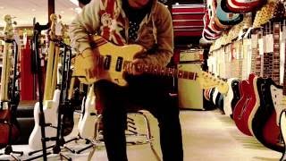 Video thumbnail for Test : Fender Mustang American Shortboard - Fender 65 Deluxe Reverb @ Wood Stock Guitares Ensisheim by Wood Stock Guitares