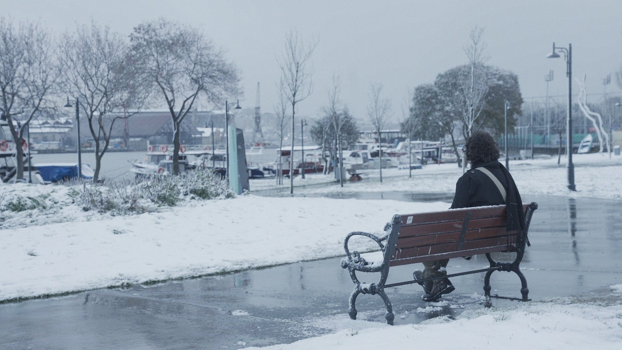 Miniature de la vidéo Kırağı Tutmuş Yaprak (2026) | Kısa Film Resmî Fragman du film Kırağı Tutmuş Yaprak