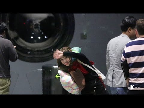 170829 더쇼 퇴근길 위키미키 (WEKI MEKI) 직캠 /FANCAM