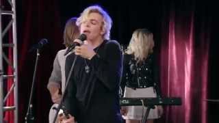 Violetta 3: Ross Lynch e gli R5 cantano &#39;Heart Made Up On You&#39; - HD