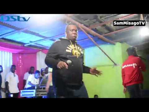 Balaa La YJ Na MZEE WA BWAX Kwenye Show Yao Ya Temeke, Ni Hatari