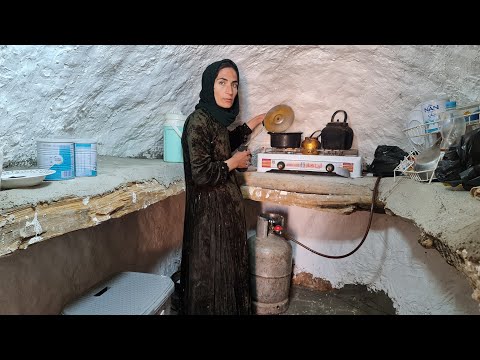 Shapzi and Love: The Life of Afsaneh Khanum in the Mountains