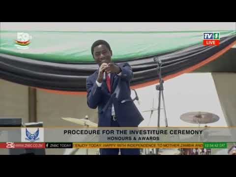 Junior Bally performing in from of Mr Hakainde Hichilema