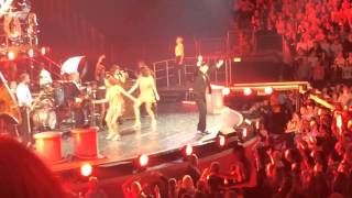 Robbie Williams sings Sensational