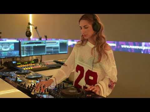 HILDE - live set on Pure Ibiza Radio 94.7  . 24/03/2015-  HOUSE/INDIE DANCE/DEEPHOUSE