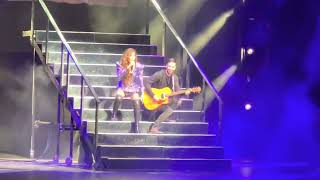 Medley Político - Gloria Trevi, Isla Divina