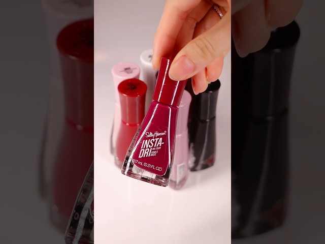 Vídeo relacionado con Delia Cosmetics - Esmalte de uñas Bio Green - Apto para veganos- Opacidad y brillo perfectos - Aplicación fácil y rápida - Ingredientes naturales - Color de larga duración hasta 6 días - 11ml