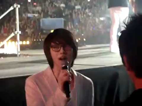 SMTown Paris - Heechul super close