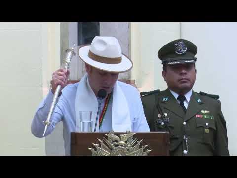 VICEPRESIDENTE EDMAND LARA RECIBE BASTÓN DE MANDO DE AUTORIDADES ORIGINARIAS DE ORURO